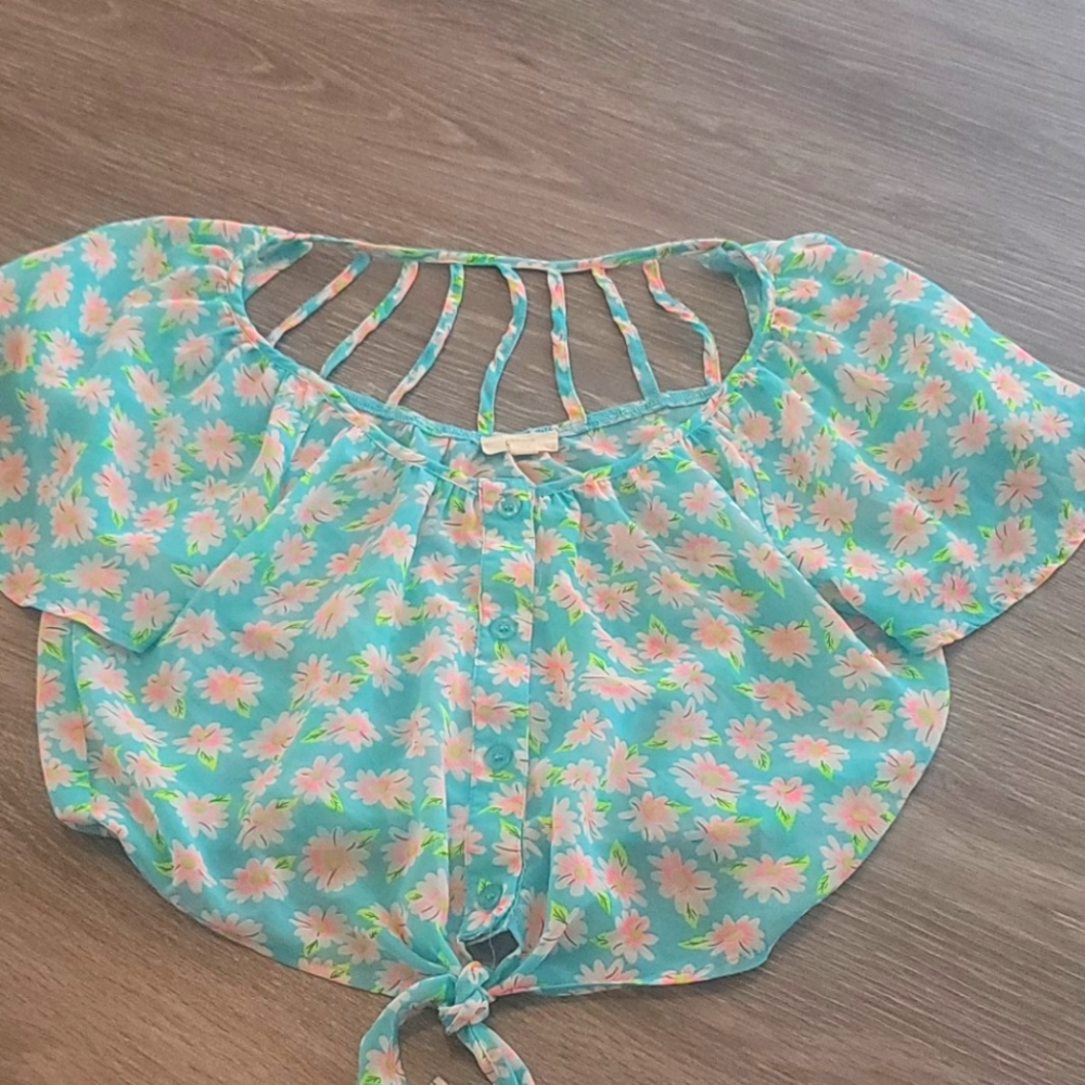 Scalloped crop